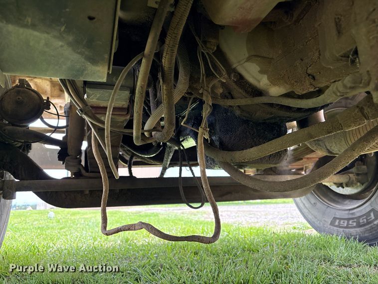 image for item EW1516 2001 International 4900 refuse truck