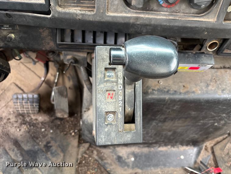 image for item EW1516 2001 International 4900 refuse truck