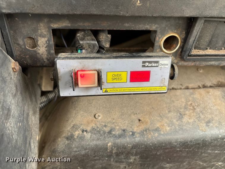 image for item EW1516 2001 International 4900 refuse truck