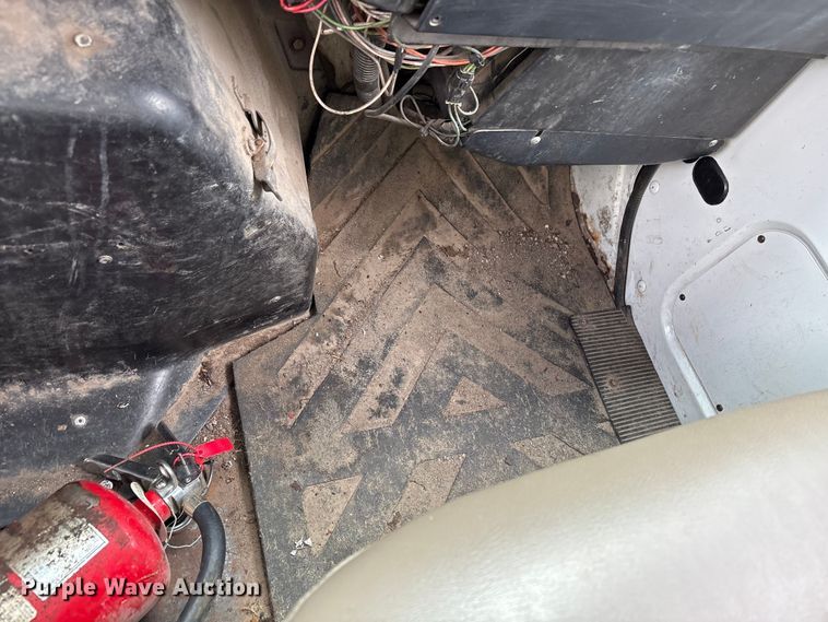 image for item EW1516 2001 International 4900 refuse truck