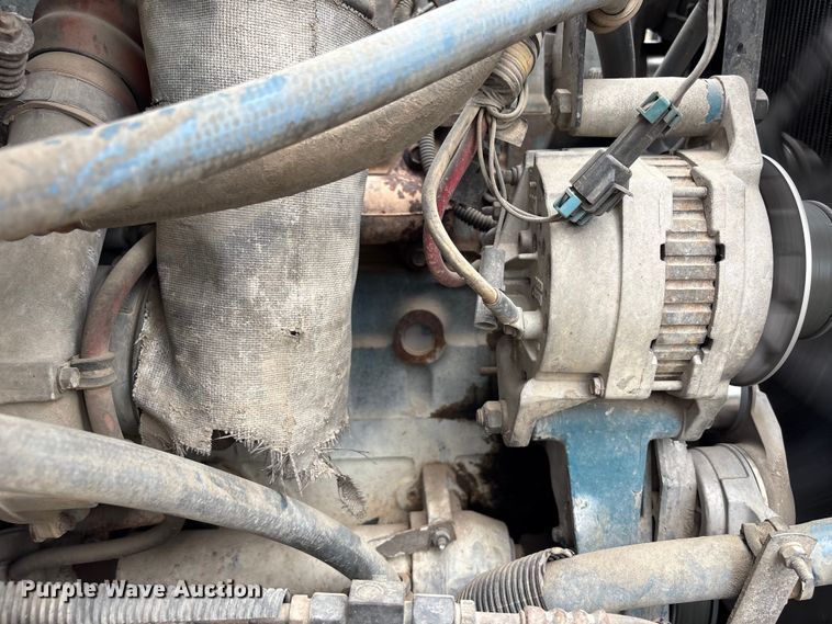 image for item EW1516 2001 International 4900 refuse truck