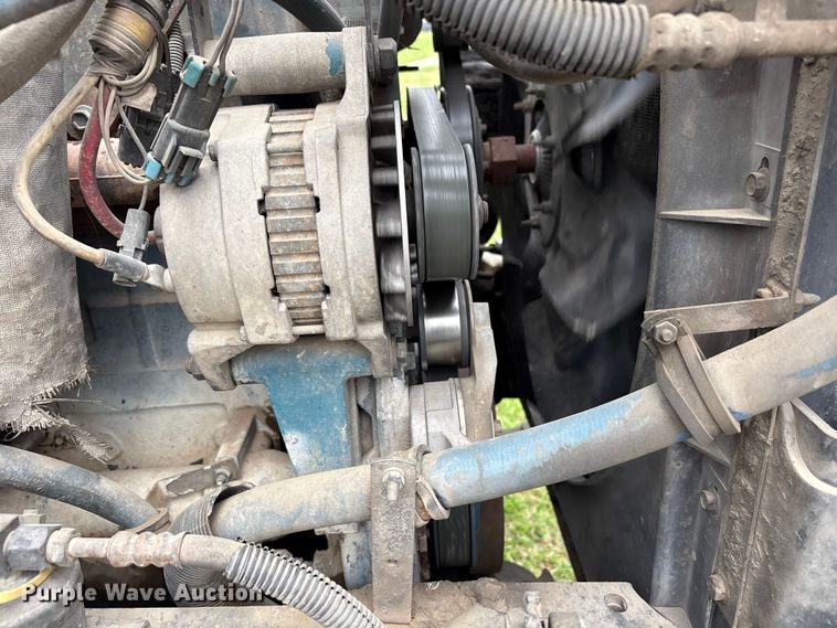 image for item EW1516 2001 International 4900 refuse truck