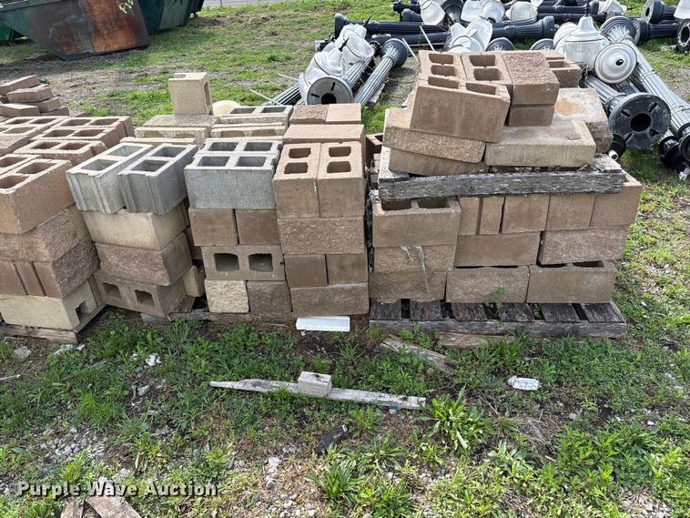 image for item EW1523 Approximately 300 concrete blocks