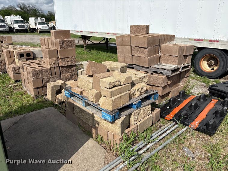 image for item EW1523 Approximately 300 concrete blocks