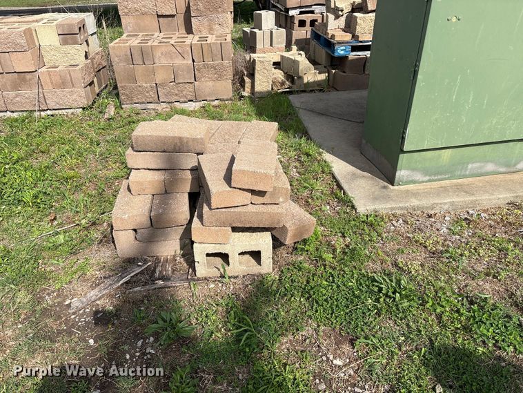 image for item EW1523 Approximately 300 concrete blocks