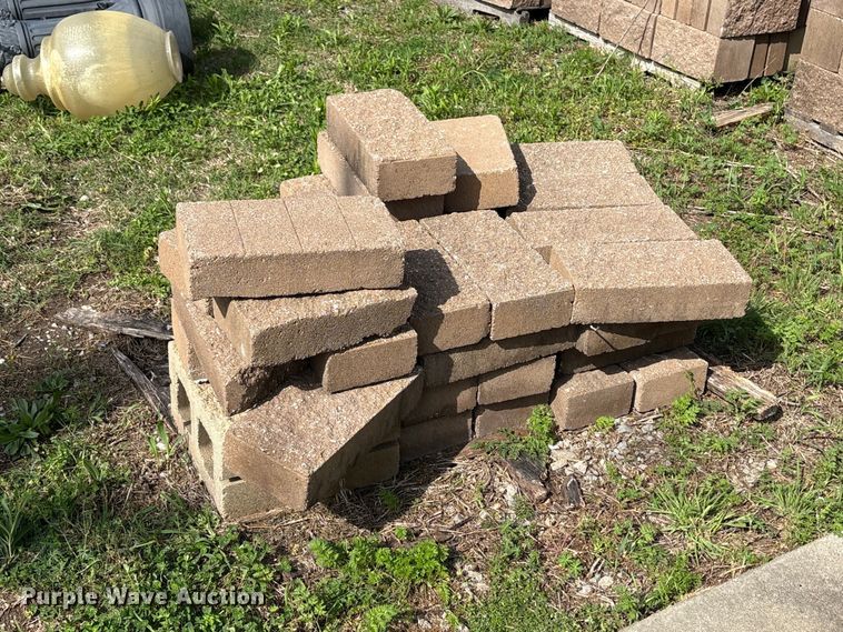 image for item EW1523 Approximately 300 concrete blocks