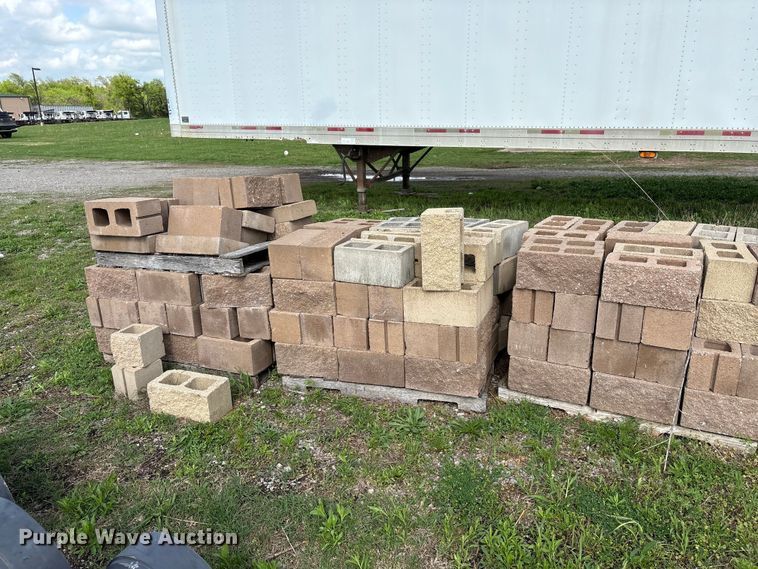 image for item EW1523 Approximately 300 concrete blocks