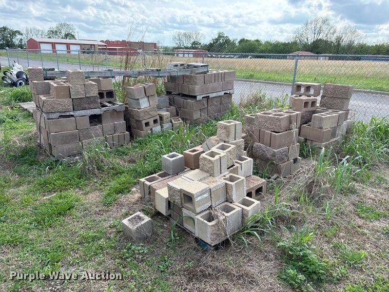 image for item EW1524 Approximately 150 concrete blocks