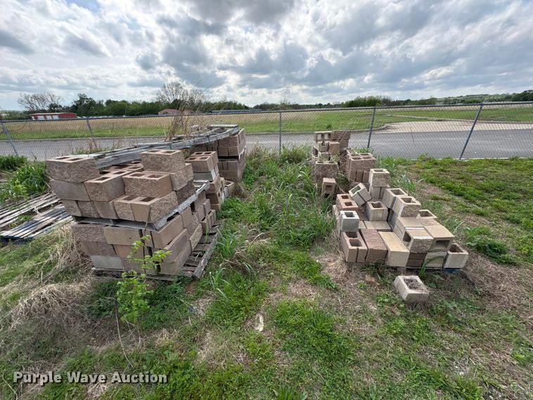 image for item EW1524 Approximately 150 concrete blocks