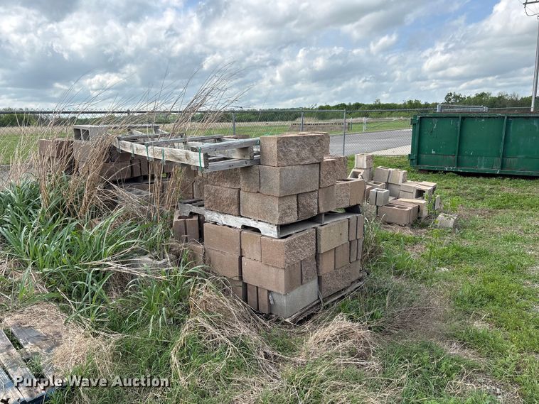 image for item EW1524 Approximately 150 concrete blocks