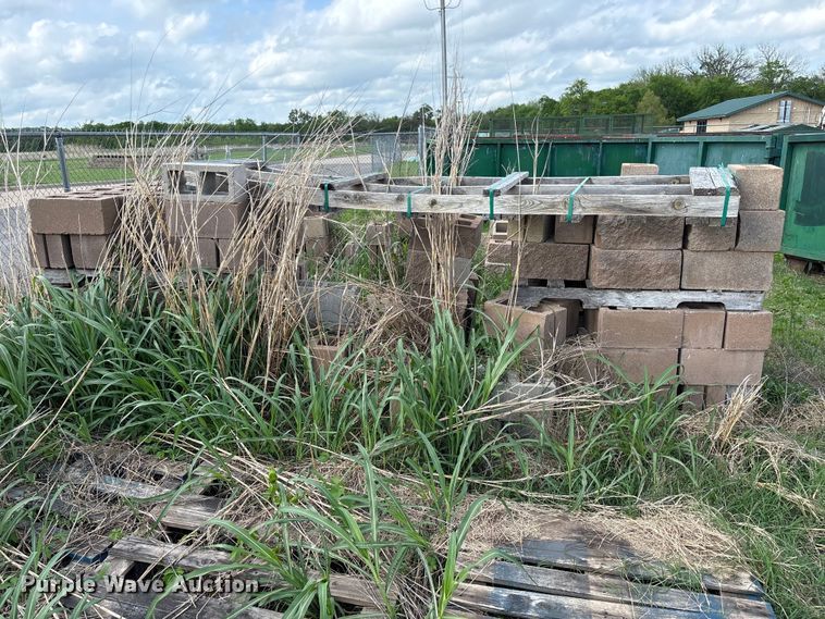 image for item EW1524 Approximately 150 concrete blocks