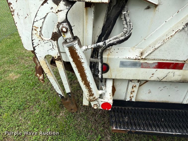 image for item EW1525 2014 Freightliner Business Class M2 refuse truck