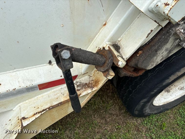 image for item EW1525 2014 Freightliner Business Class M2 refuse truck