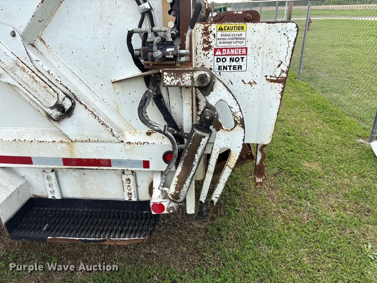 image for item EW1525 2014 Freightliner Business Class M2 refuse truck