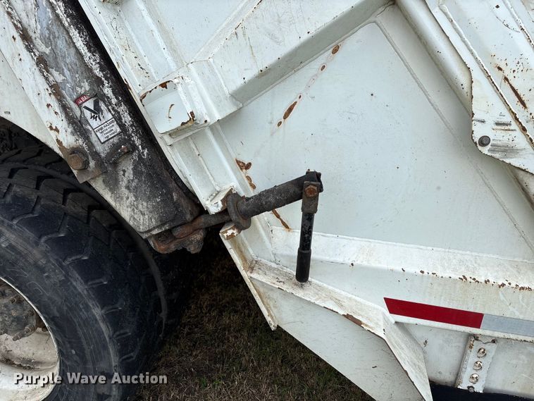 image for item EW1525 2014 Freightliner Business Class M2 refuse truck