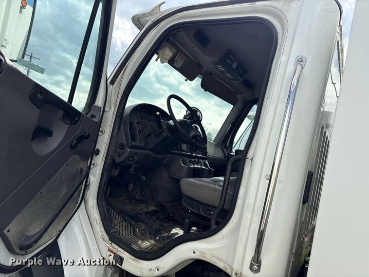 image for item EW1525 2014 Freightliner Business Class M2 refuse truck