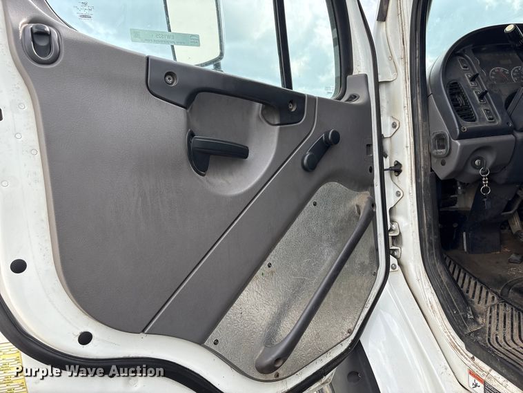 image for item EW1525 2014 Freightliner Business Class M2 refuse truck