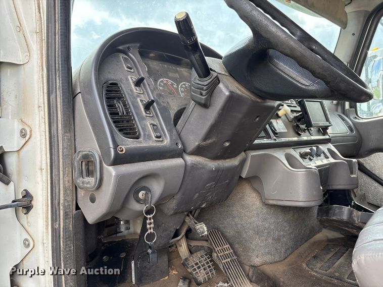 image for item EW1525 2014 Freightliner Business Class M2 refuse truck