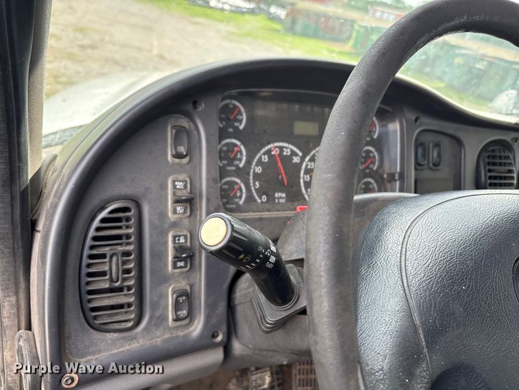 image for item EW1525 2014 Freightliner Business Class M2 refuse truck