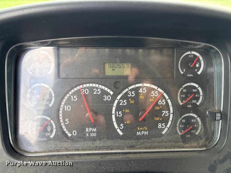 image for item EW1525 2014 Freightliner Business Class M2 refuse truck