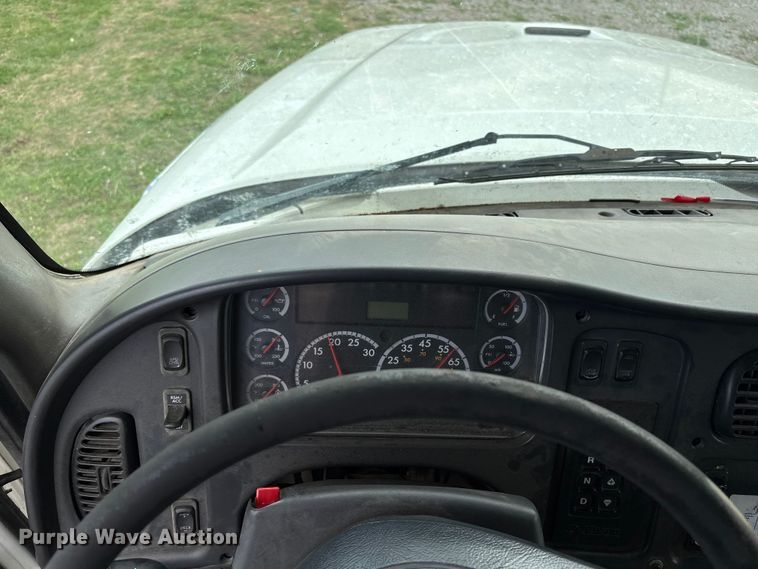 image for item EW1525 2014 Freightliner Business Class M2 refuse truck