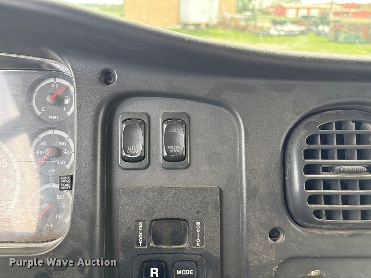 image for item EW1525 2014 Freightliner Business Class M2 refuse truck