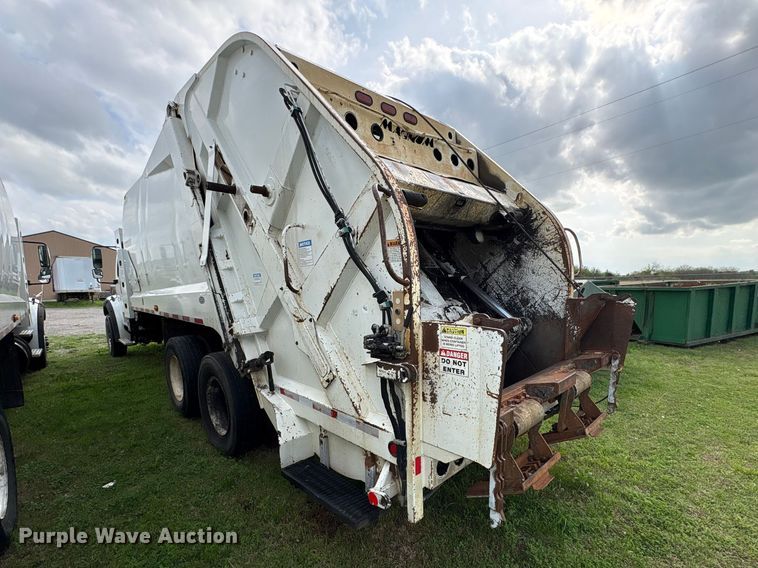 image for item EW1526 2014 Freightliner Business Class M2 refuse truck