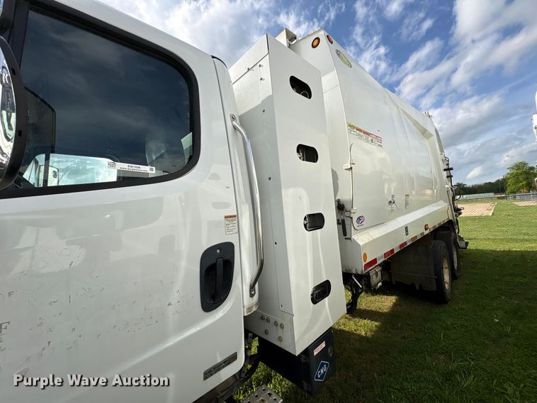 image for item EW1526 2014 Freightliner Business Class M2 refuse truck