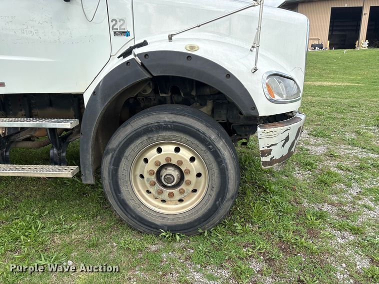 image for item EW1526 2014 Freightliner Business Class M2 refuse truck