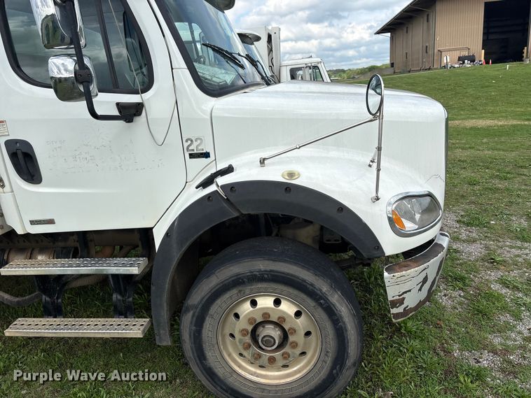 image for item EW1526 2014 Freightliner Business Class M2 refuse truck