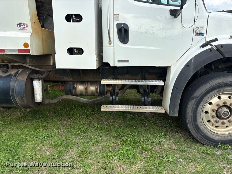 image for item EW1526 2014 Freightliner Business Class M2 refuse truck