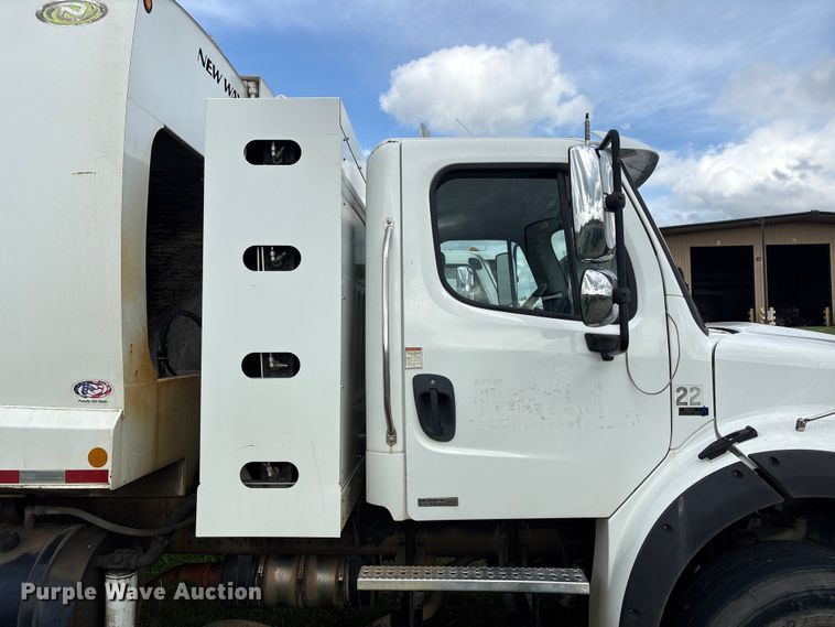 image for item EW1526 2014 Freightliner Business Class M2 refuse truck