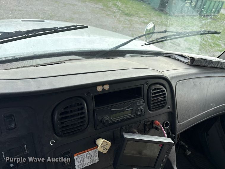 image for item EW1526 2014 Freightliner Business Class M2 refuse truck