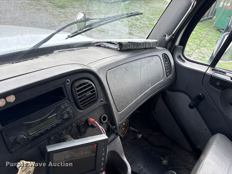 image for item EW1526 2014 Freightliner Business Class M2 refuse truck