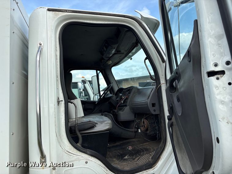 image for item EW1526 2014 Freightliner Business Class M2 refuse truck
