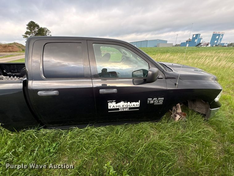 image for item EW1528 2019 RAM 1500 Ext. Cab pickup truck
