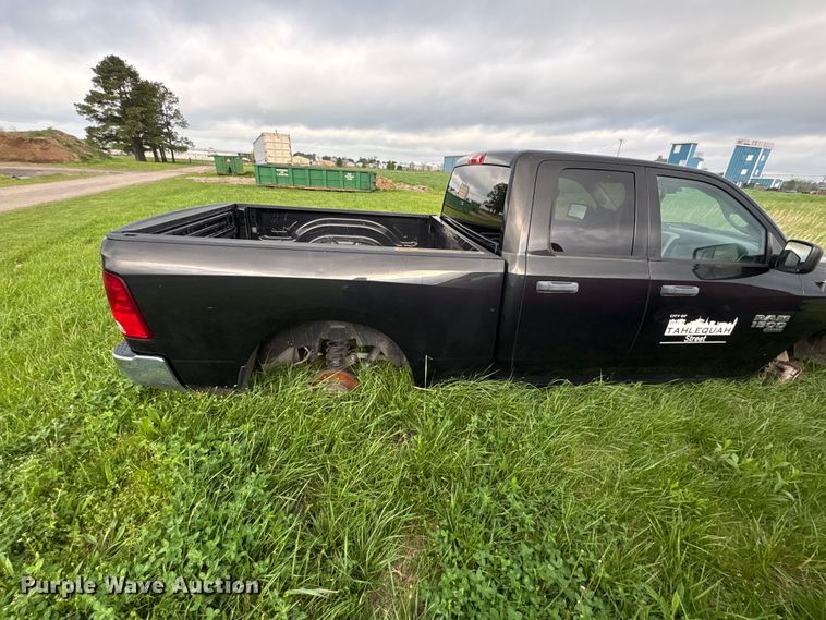 image for item EW1528 2019 RAM 1500 Ext. Cab pickup truck