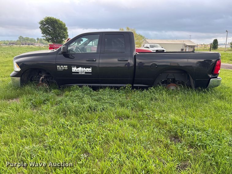 image for item EW1528 2019 RAM 1500 Ext. Cab pickup truck