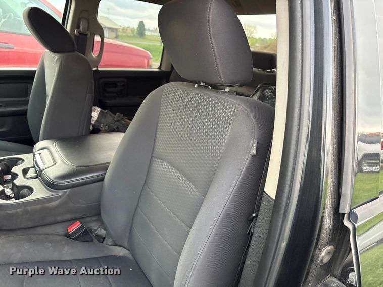image for item EW1528 2019 RAM 1500 Ext. Cab pickup truck