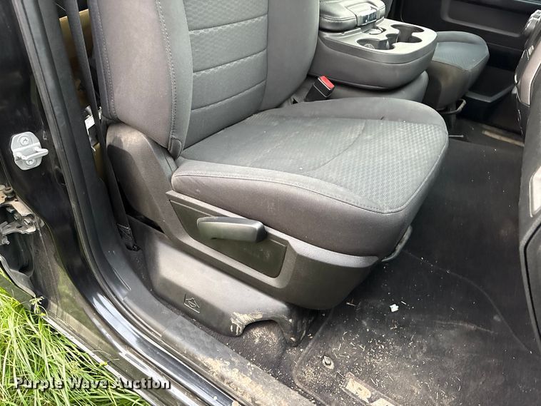 image for item EW1528 2019 RAM 1500 Ext. Cab pickup truck