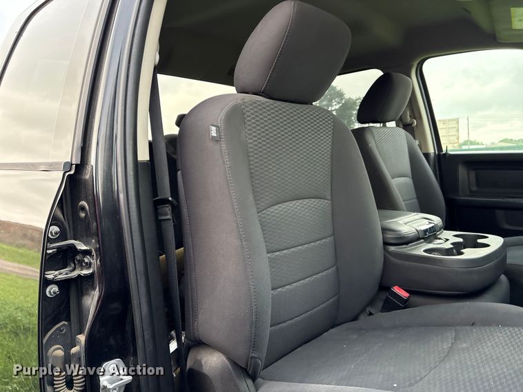 image for item EW1528 2019 RAM 1500 Ext. Cab pickup truck