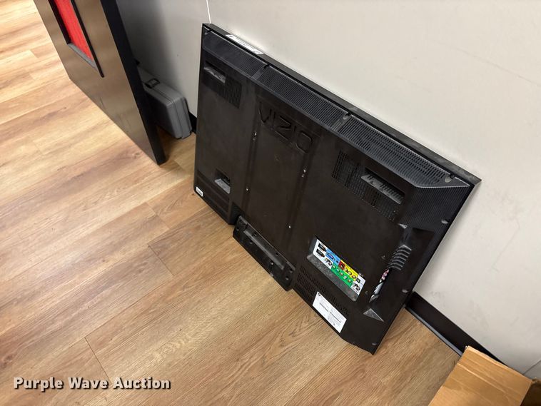 image for item EW1531 Vizio 42