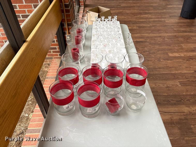 image for item EW1533 Glass decor