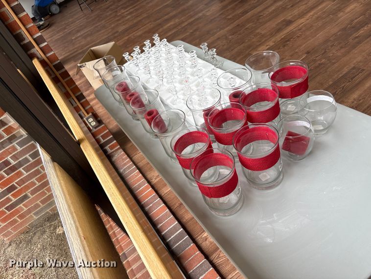 image for item EW1533 Glass decor