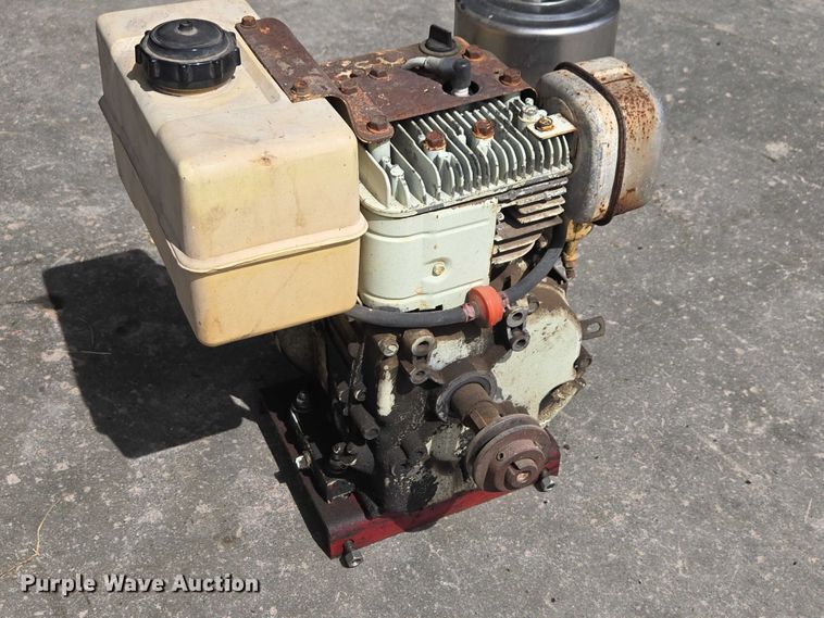 image for item EW1992 (2) engines