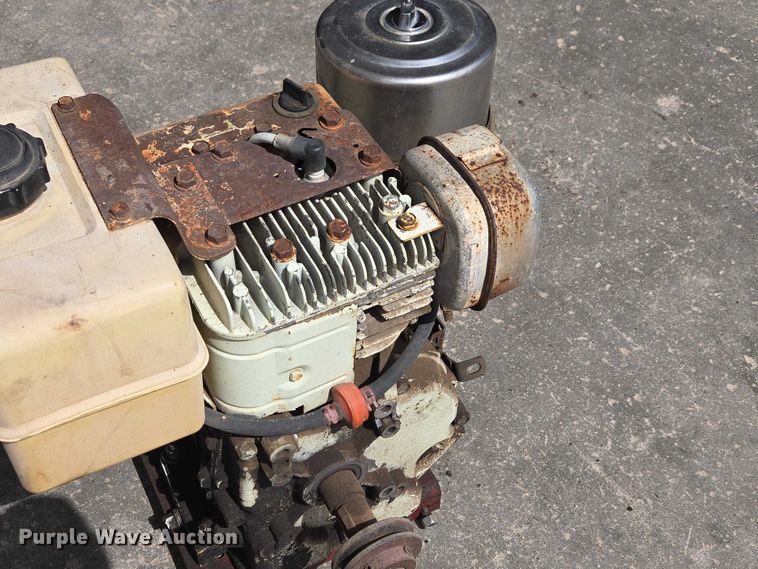 image for item EW1992 (2) engines