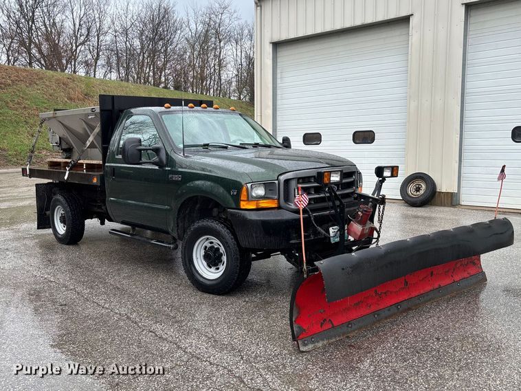 image for item FB3350 2000 Ford F350 Super Duty flatbed pickup truck