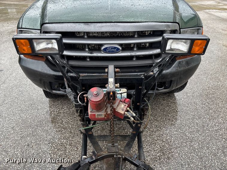 image for item FB3350 2000 Ford F350 Super Duty flatbed pickup truck