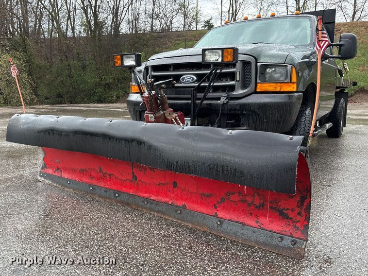 image for item FB3350 2000 Ford F350 Super Duty flatbed pickup truck