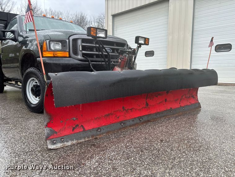 image for item FB3350 2000 Ford F350 Super Duty flatbed pickup truck